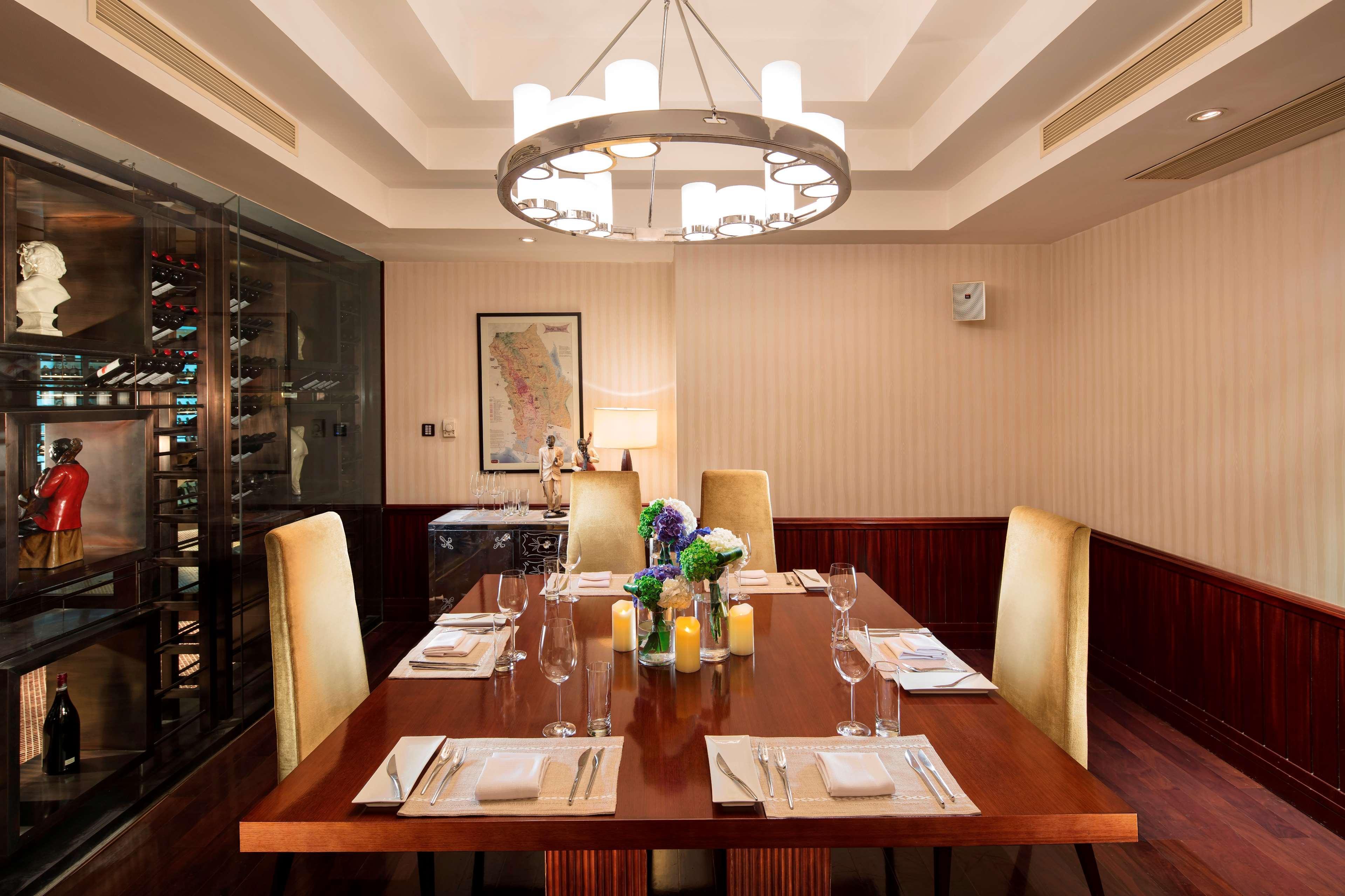 Hilton Beijing Hotel Bagian luar foto